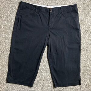 Dockers Bermuda Shorts Women’s 14 Black Capris Used